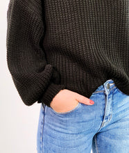 Charger l'image dans la galerie, Pull col cheminée manches bouffantes
