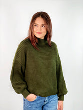Charger l'image dans la galerie, Pull col cheminée manches bouffantes