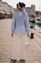Charger l'image dans la galerie, BLOUSE LEGERE BRODERIE COL MAO
