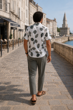 Charger l'image dans la galerie, CHEMISETTE MOTIF PETALE COL CHEMISE Cintré
