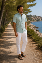 Charger l'image dans la galerie, CHEMISETTE COTON VERT D'EAU COL CHEMISE Cintré
